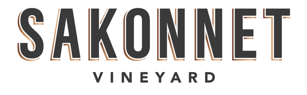 Carolyn's Sakonnet Vineyards logo