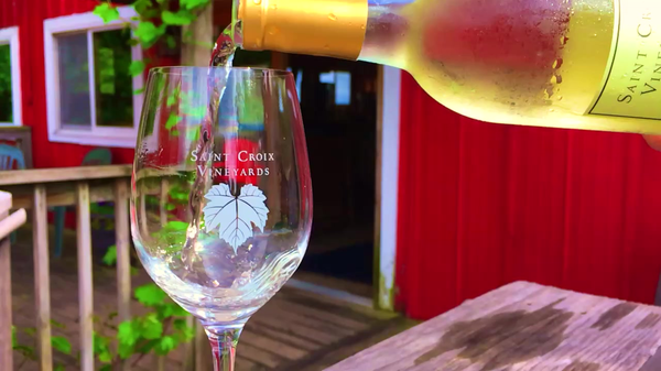 Saint Croix Vineyards logo